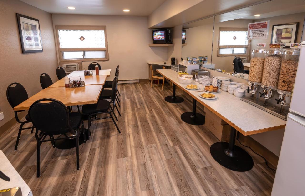 Keystone Motor Inn Brandon Luaran gambar